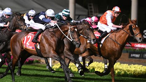 horse racing scratchings for today